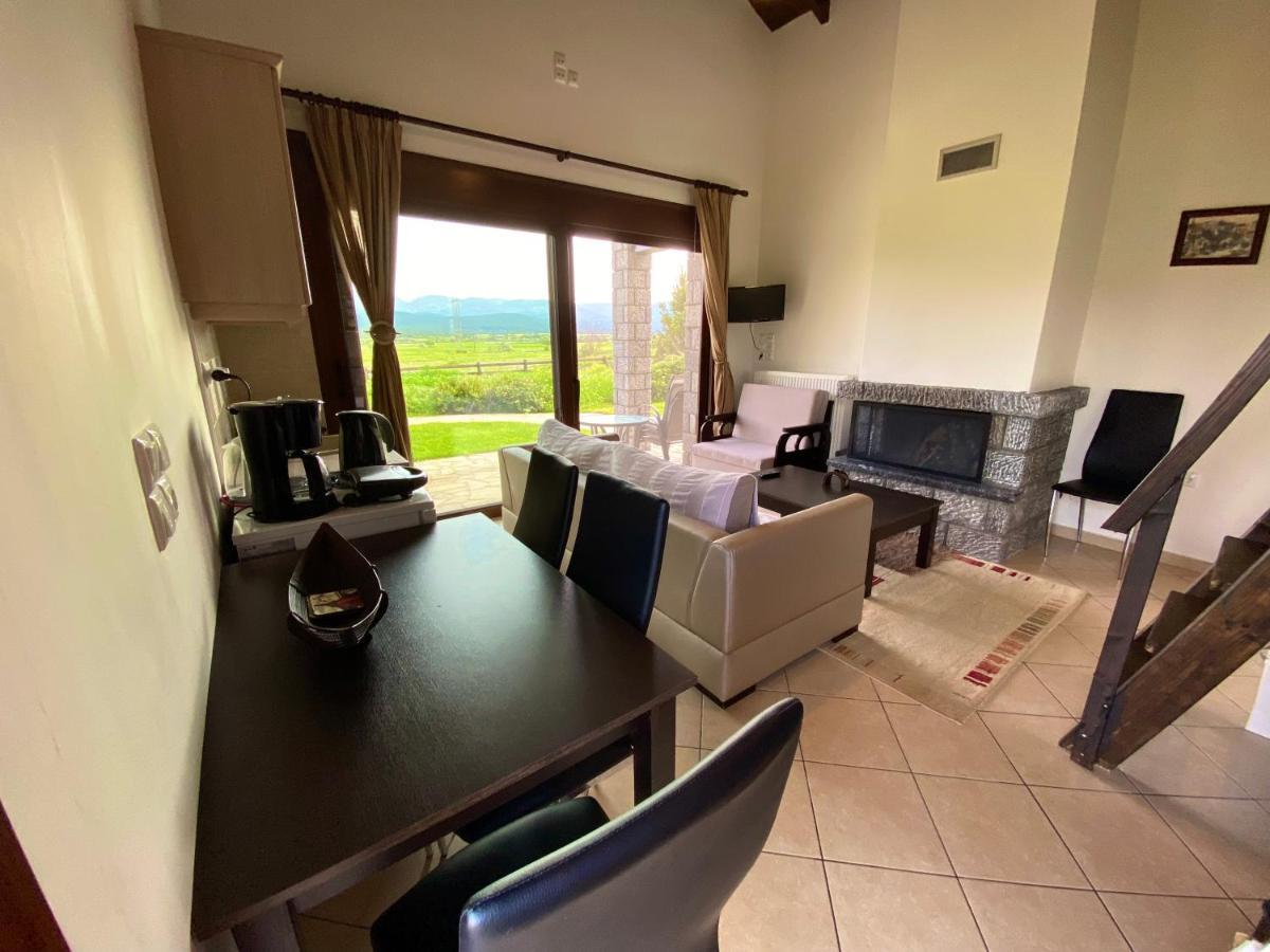 Lithos Villas Amfiklia Exteriér fotografie